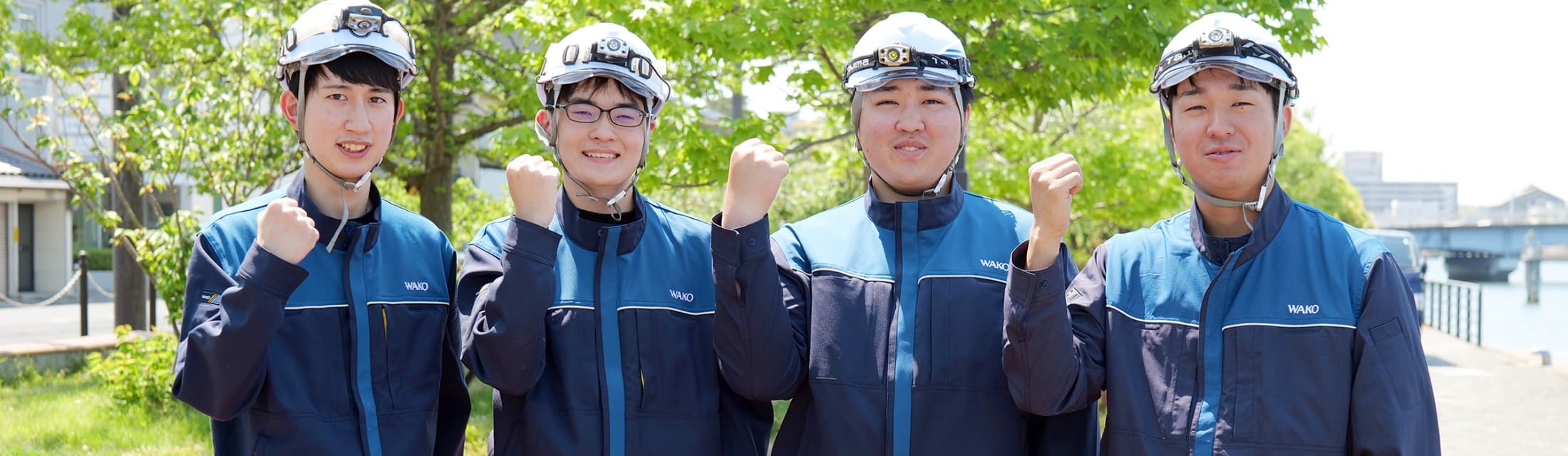 ミーティング中の社員達